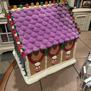 Gingerbread house porcelain